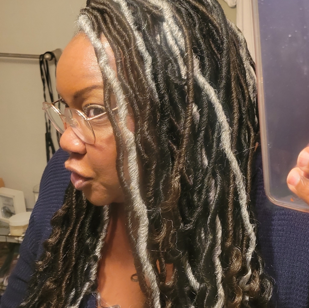 Meet your Posher, Laronda